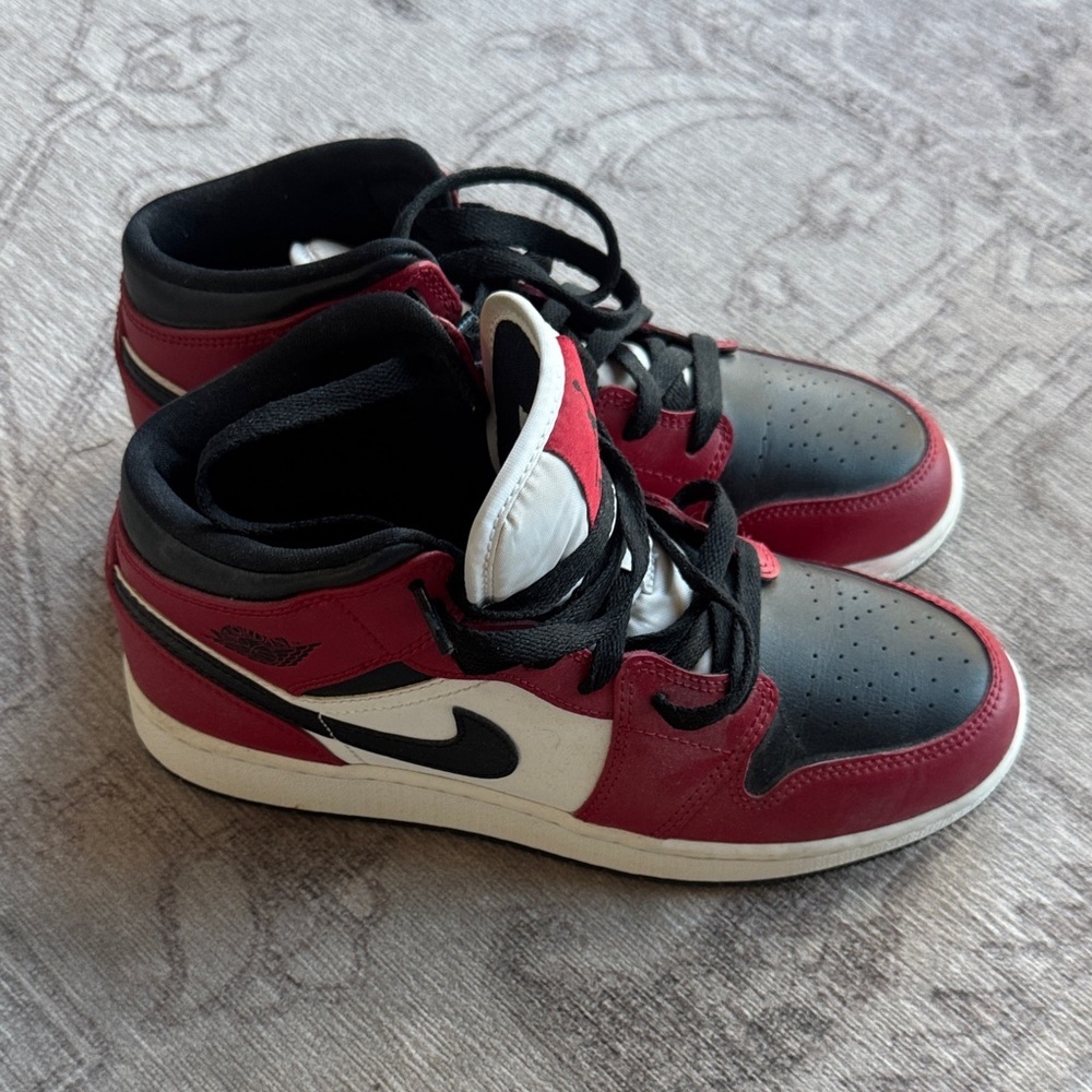 Nike Kids Red and Black Sneakers